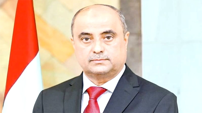 رئيس مجلس الوزراء يطمئن على صحة اللواء البحسني